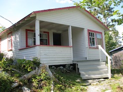 Cottaage overlooking the beach in Nova Scotia Hap-E-Daze